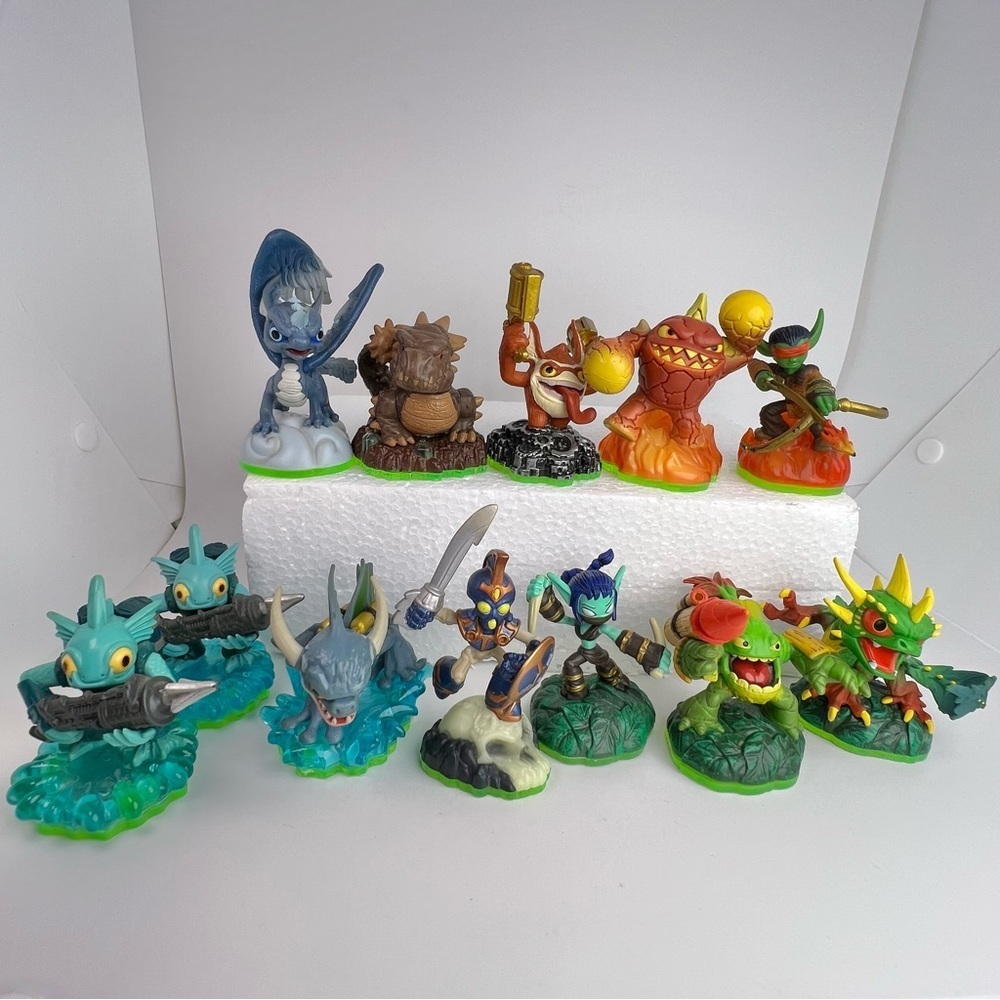 Skylanders Spyros Adventure Character Lot of 12, Camo,Zap,Bash,Zook+more, Tested